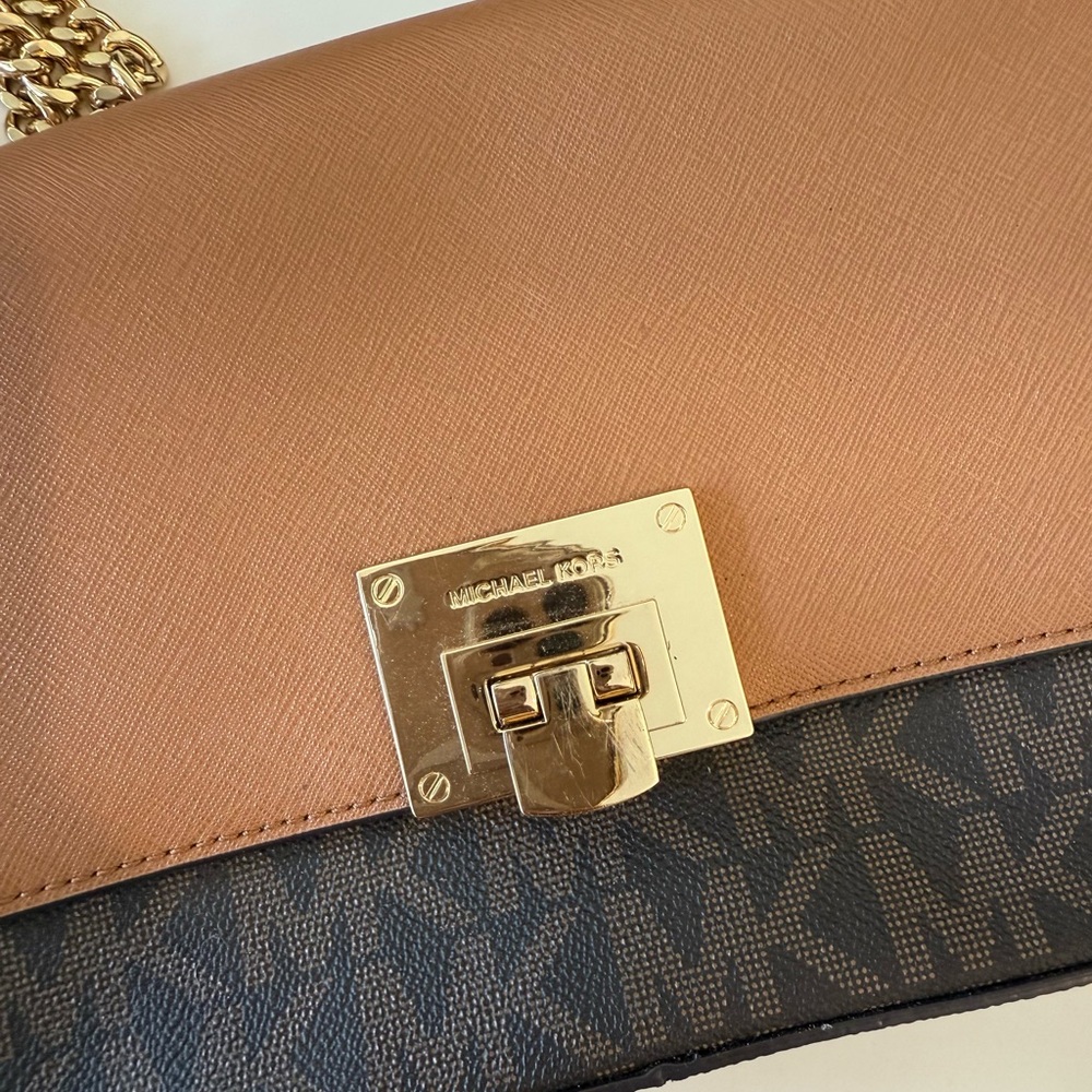 MK Purse - Picture 3 of 7